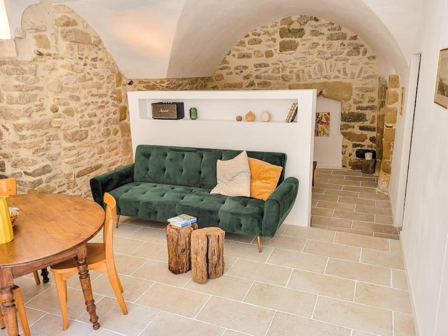 Studio Spacieux De Caractere Montaren-et-Saint-Médiers 외부 사진